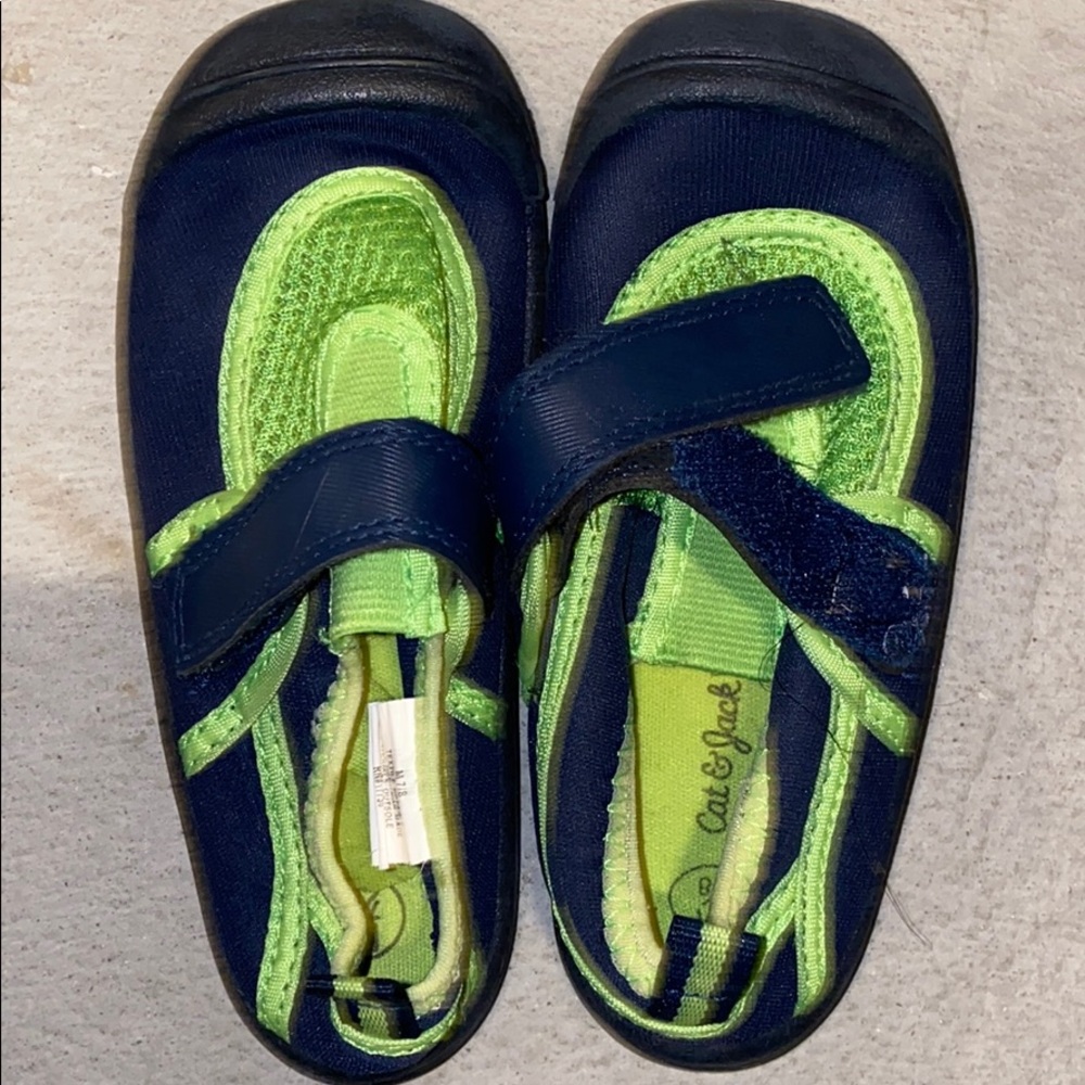 Water shoes